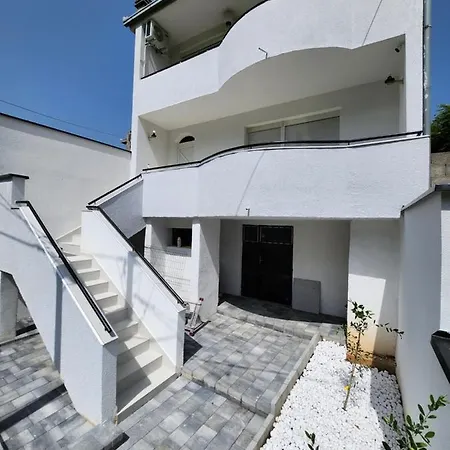 Apartment House Neretva